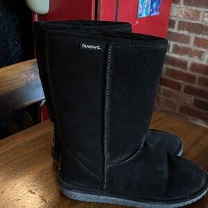 BearPaw Classic Black suede Boots great condition! 10